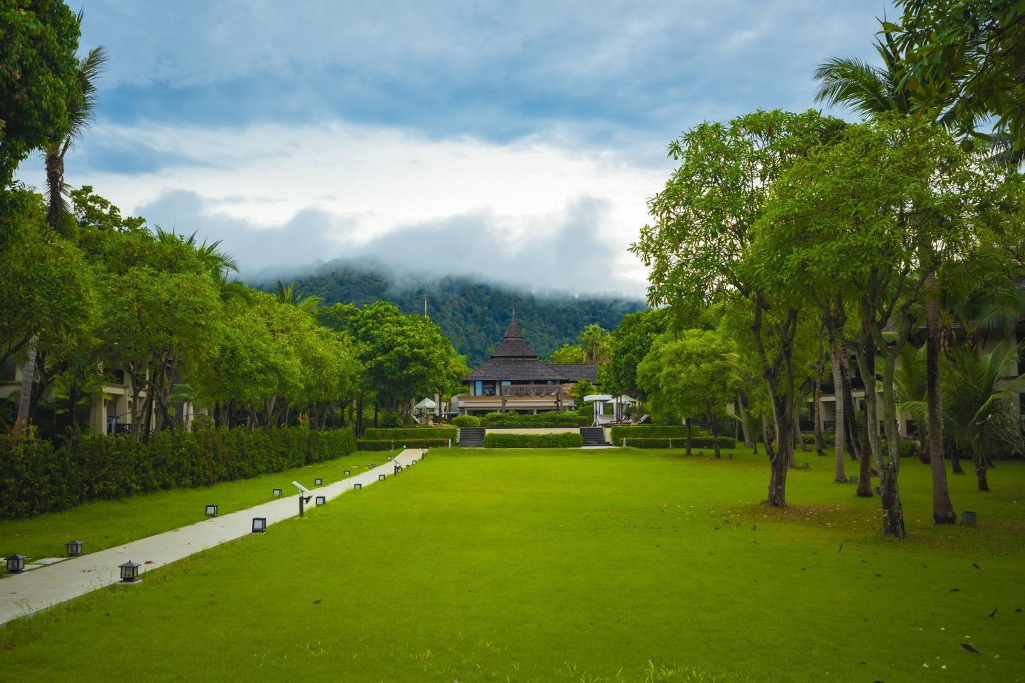 Layana Resort&Spa - SHA Extra Plus Koh Lanta Bagian luar foto